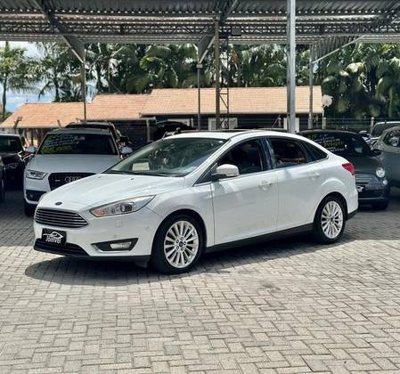 FORD FOCUS 2.0 TITANIUM PLUS 16V FLEX 4P POWERSHIFT FORD FOCUS 2.0 TITANIUM PLUS 16V FLEX 4P POWERSHIFT
